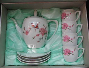 粉彩花卉茶具 集觀賞、饋贈(zèng)與實(shí)用于一體的陶瓷藝術(shù)